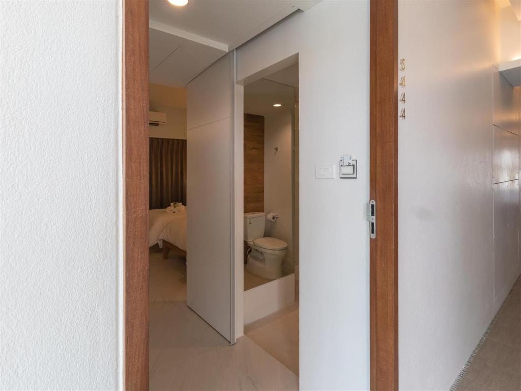 โรงแรมโกลว์ รัตนา เพลส — 3