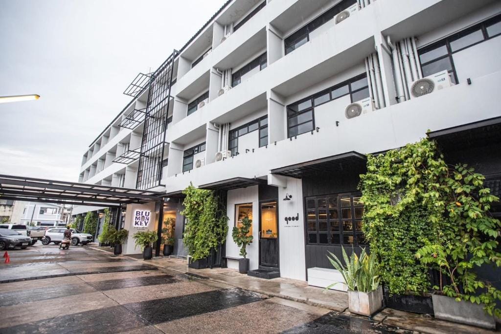 Blu Monkey Hotel Surat Thani
