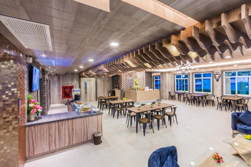 Evergreen Suite Hotel — 4