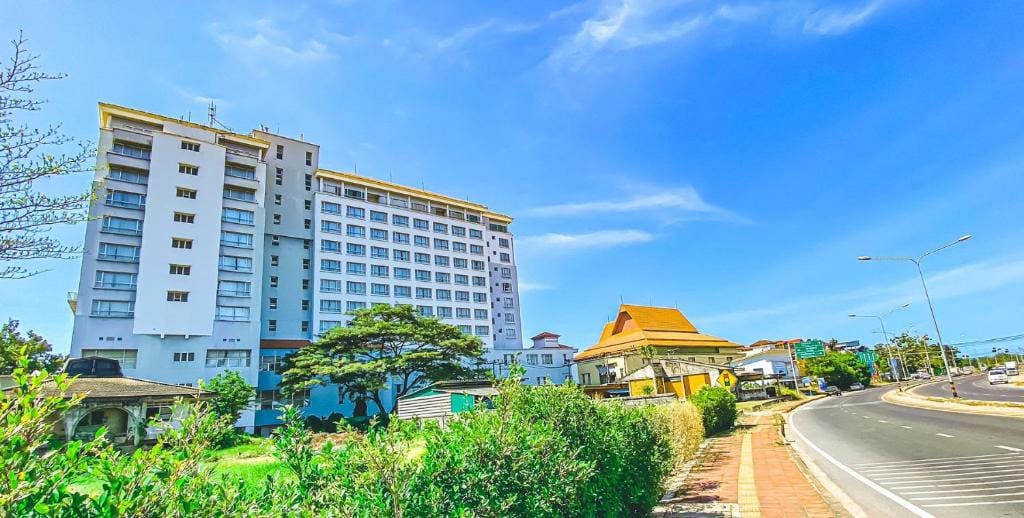 K Park Grand Hotel — 4