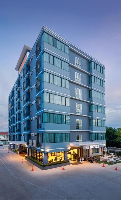Lee Hotel — 5
