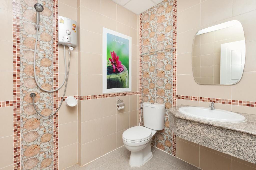 Je T'aime Hotel — 3