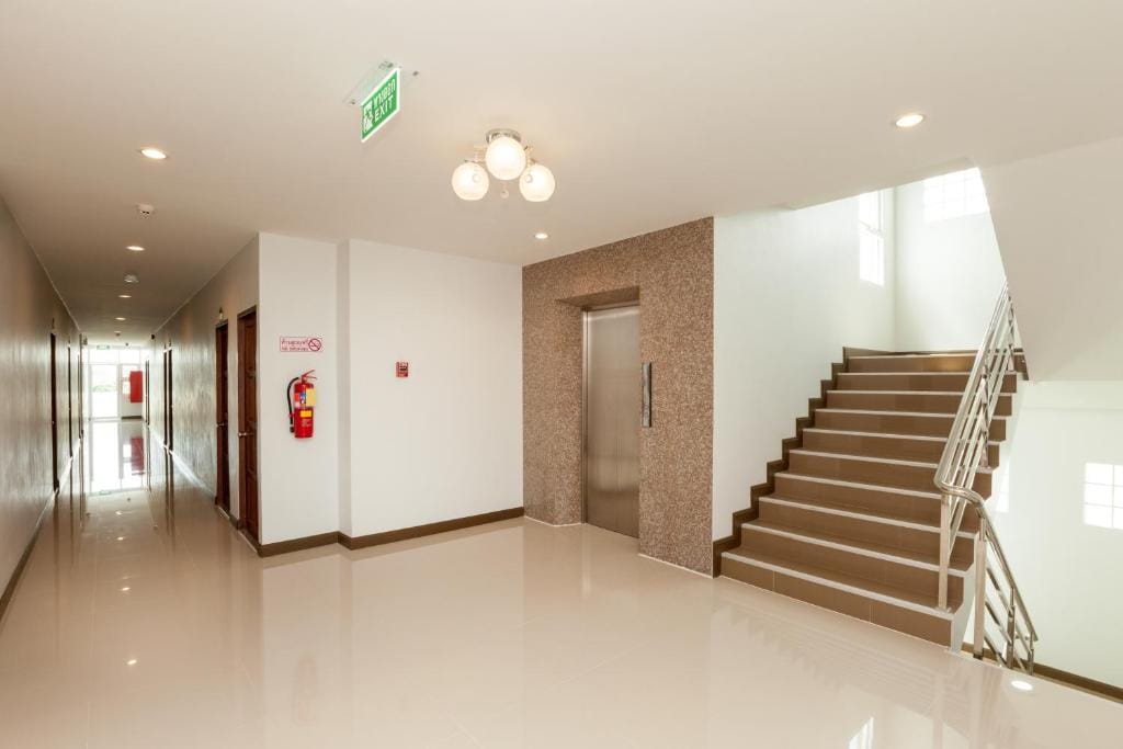 Je T'aime Hotel — 4