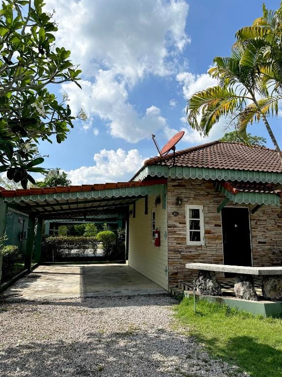 โรงแรมนาขา ชาเลท์ รีสอร์ท จังหวัดตรัง Naka Chalet Resort Trang — 5