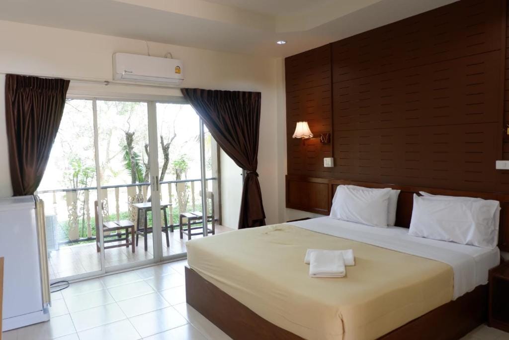 กิจตรงวิลล์ รีสอร์ท Kittrongvill — 2