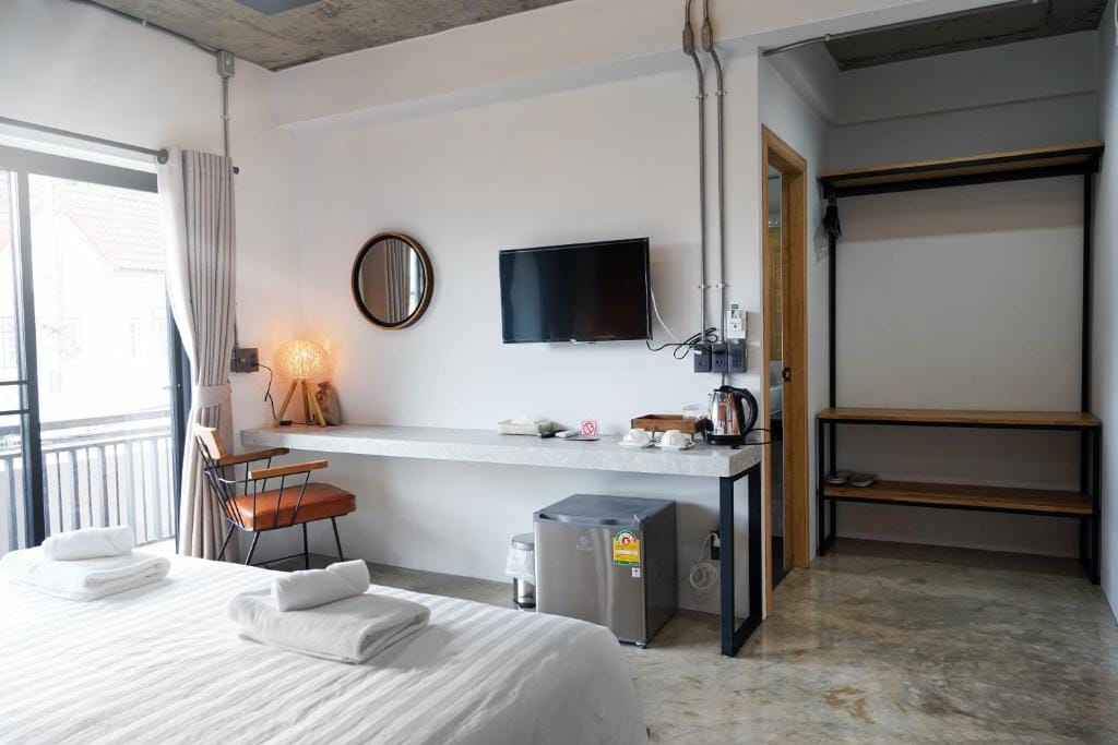 Luck Esan Loft — 5
