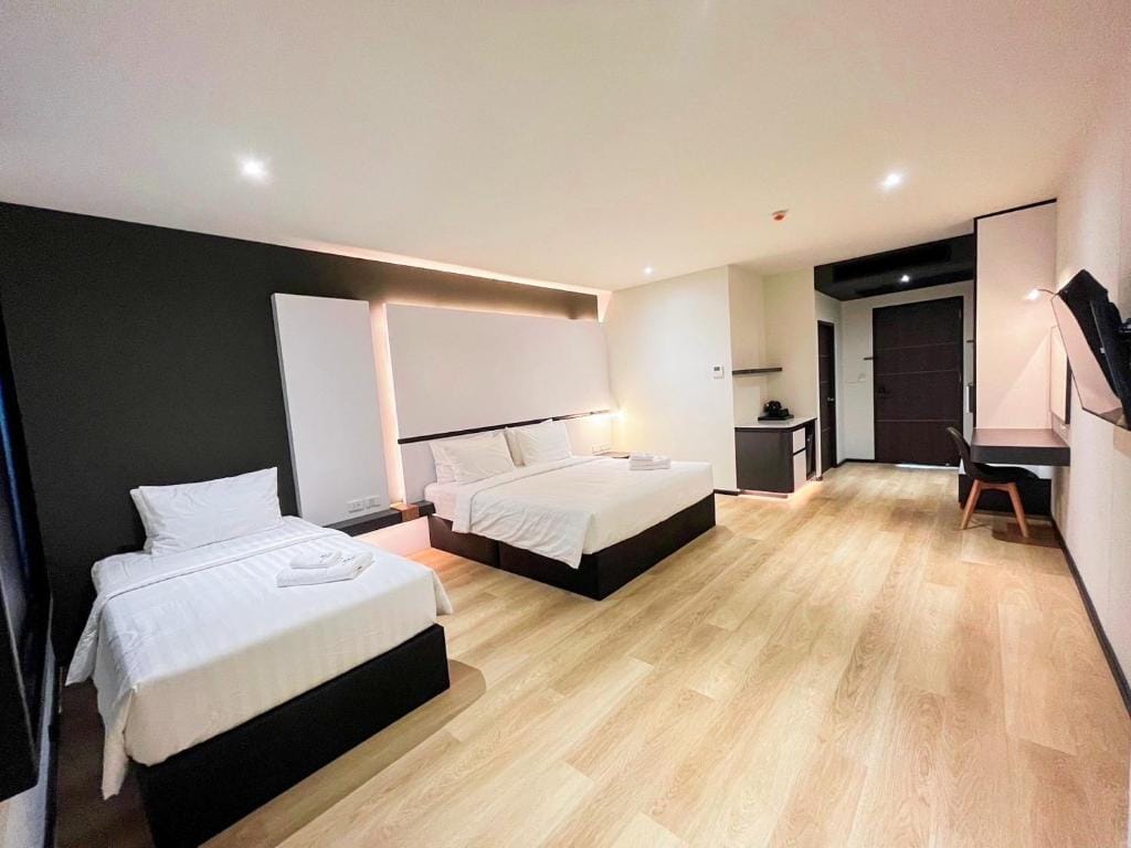 9D City & 9D Express Hotel — 2