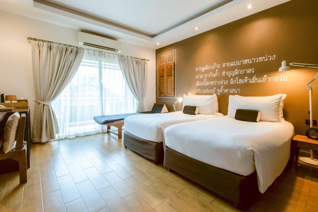 Brown House Hotel — 3