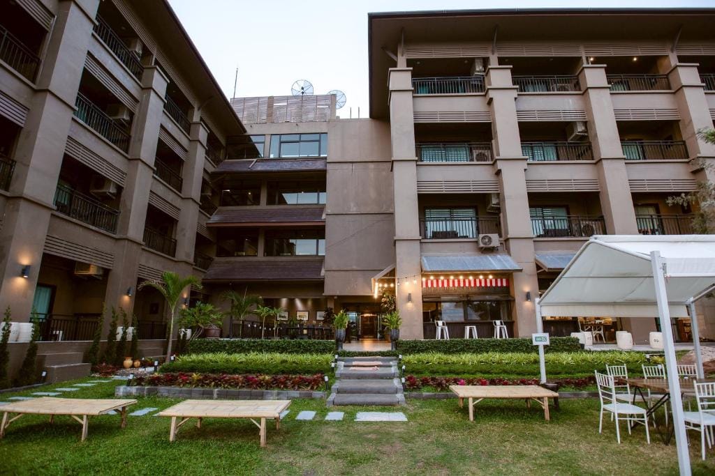 Brown House Hotel — 5