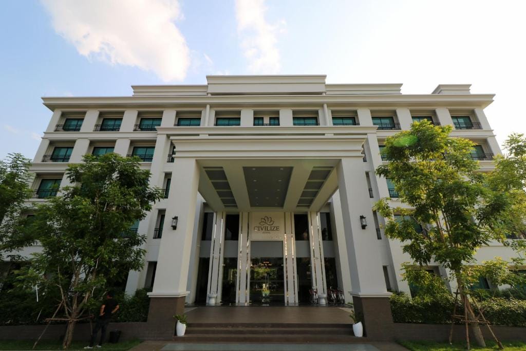 Civilize Hotel — 2