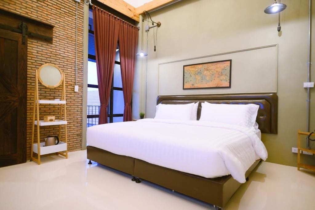 Dream Factory Hotel — 2