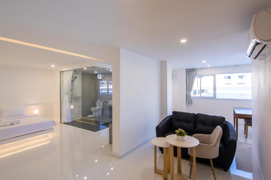 Thewhitehotel BY Charoensri - SHA Extra Plus — 3