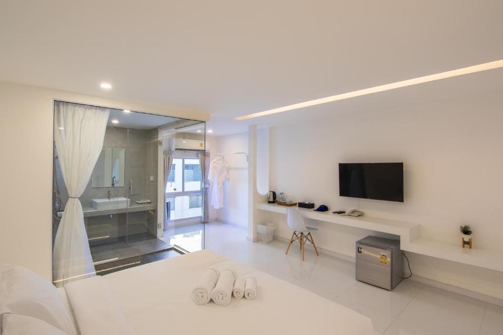 Thewhitehotel BY Charoensri - SHA Extra Plus — 5